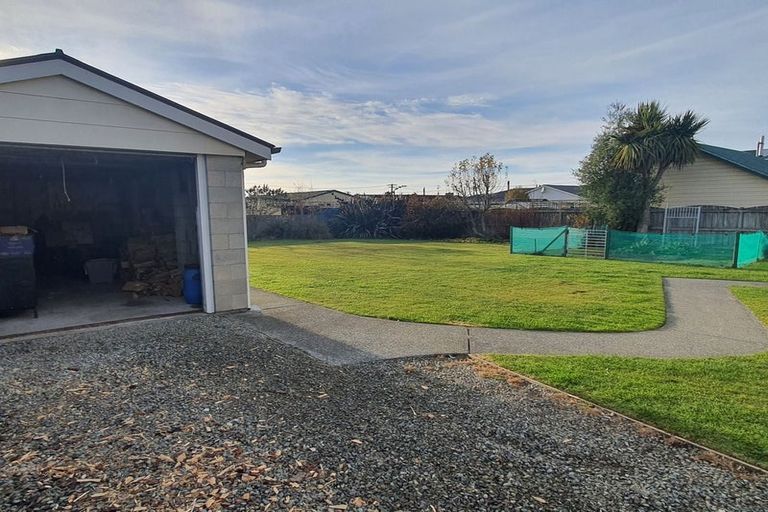 Photo of property in 2 Andrew Street, Waimate, 7924