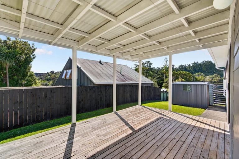 Photo of property in 3 Huruhuru Road, Massey, Auckland, 0614