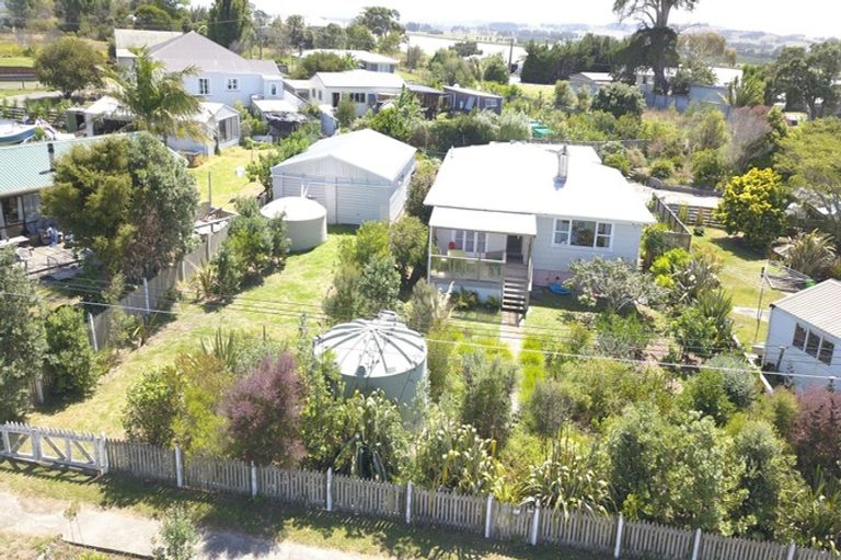 Photo of property in 16 Clean Street, Te Kopuru, 0391