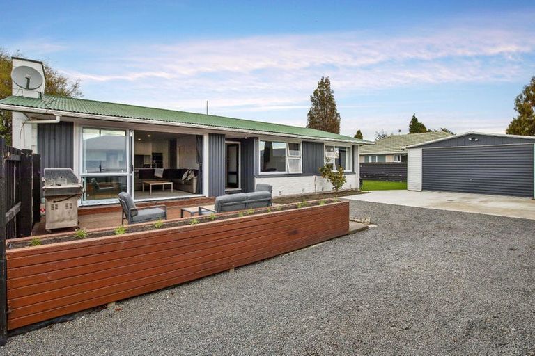 Photo of property in 19 Kathleen Crescent, Hornby, Christchurch, 8042