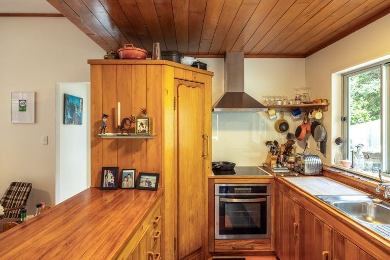 Photo of property in 6 Taraire Street, Ostend, Waiheke Island, 1081