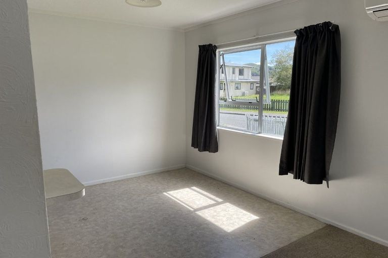 Photo of property in 1 Weymouth Grove, Wainuiomata, Lower Hutt, 5014