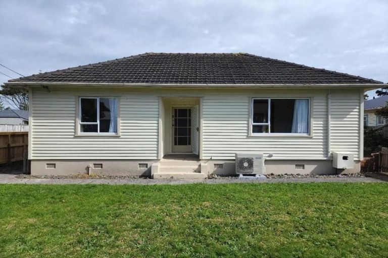Photo of property in 42 Fitzroy Road, Fitzroy, New Plymouth, 4312