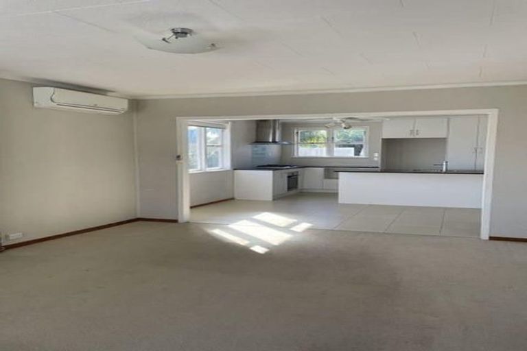 Photo of property in 9 James Street, Glenfield, Auckland, 0629