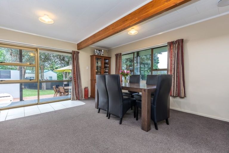 Photo of property in 4 Valley Road, Waiuku, 2123