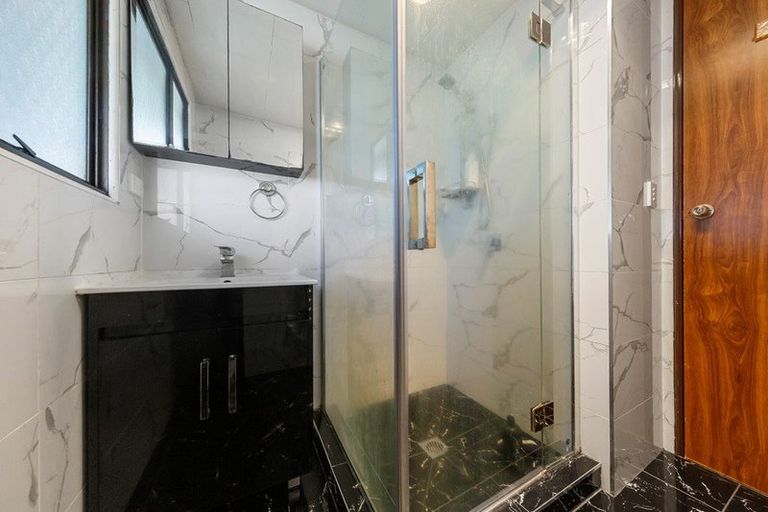 Photo of property in 2/10 Nearco Street, Randwick Park, Auckland, 2105