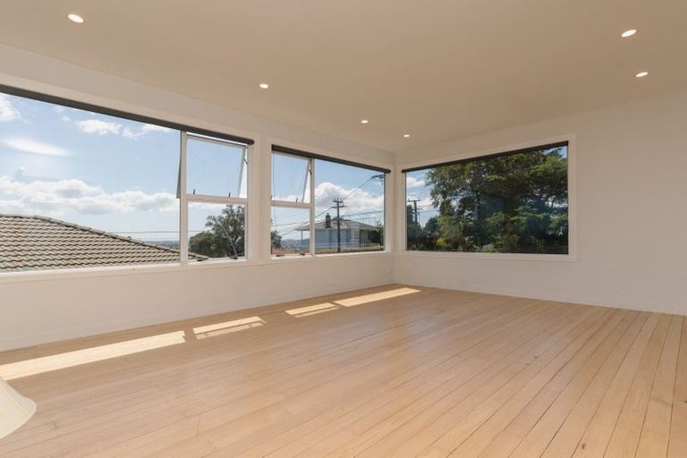 Photo of property in 35 Pleasant Road, Glen Eden, Auckland, 0602