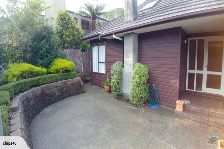 Photo of property in 70a Amapur Drive, Khandallah, Wellington, 6035