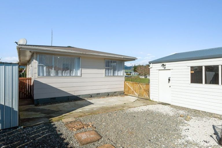 Photo of property in 72 Strathmore Avenue, Levin, 5510