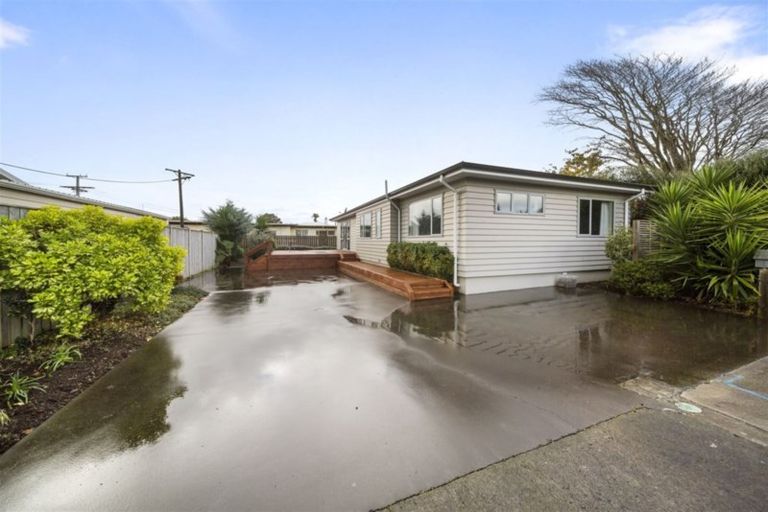 Photo of property in 90 Reid Avenue, Hawera, 4610