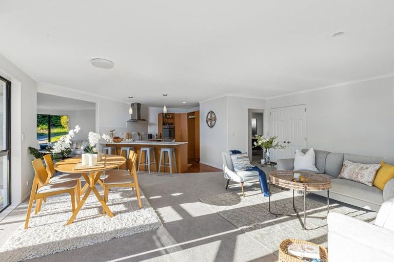 Photo of property in 72 Blue Heron Rise, Stanmore Bay, Whangaparaoa, 0932