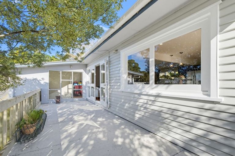 Photo of property in 29 Cedar Terrace, Stanmore Bay, Whangaparaoa, 0932