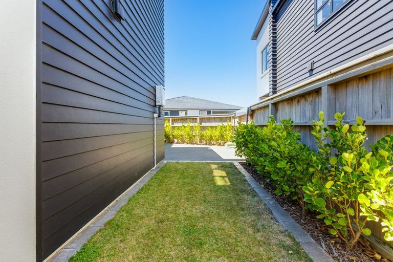 Photo of property in 41b Queen Charlotte Drive, Aotea, Porirua, 5024