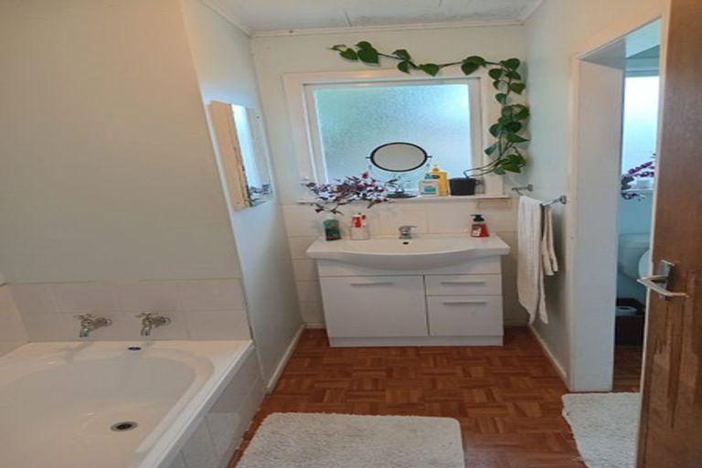 Photo of property in 22 Durham Avenue, Tamatea, Napier, 4112