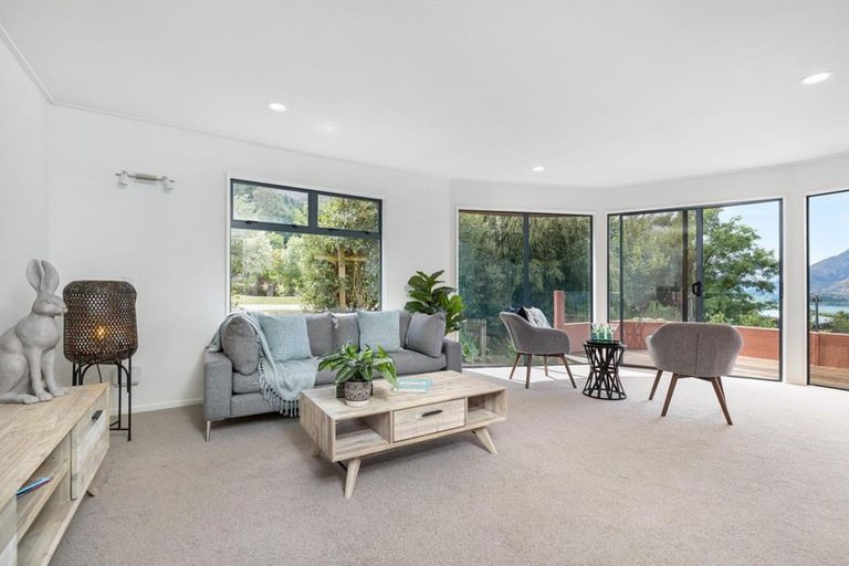 Photo of property in 18a Avalon Crescent, Fernhill, Queenstown, 9300