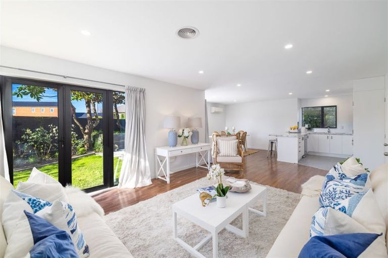 Photo of property in 2/57 Wairakei Road, Bryndwr, Christchurch, 8052