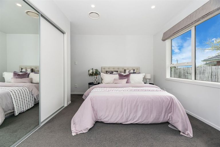 Photo of property in 25 Tiroroa Avenue, Te Atatu South, Auckland, 0610