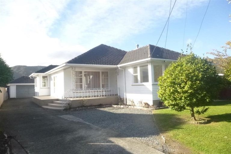 Photo of property in 124 Cambridge Terrace, Fairfield, Lower Hutt, 5011