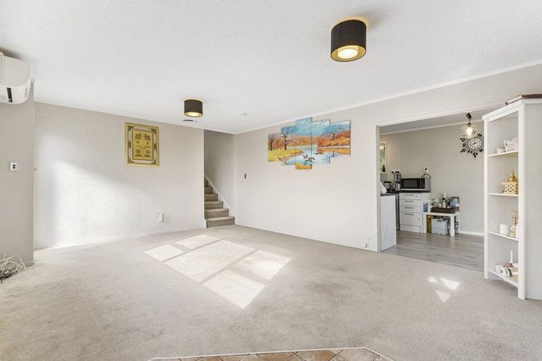Photo of property in 36 Verbena Road, Birkdale, Auckland, 0626