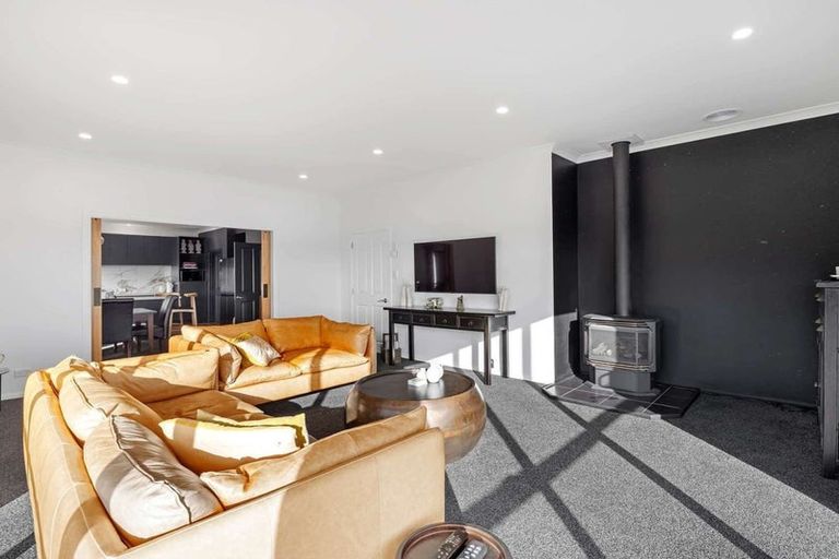 Photo of property in 1 Shakespeare Road, Bastia Hill, Whanganui, 4500