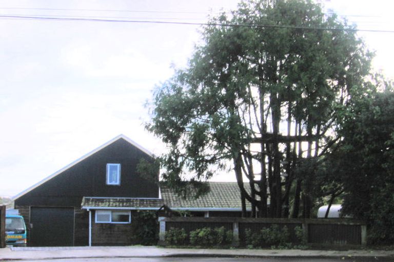 Photo of property in 27 Ruru Street, Waikanae, 5036