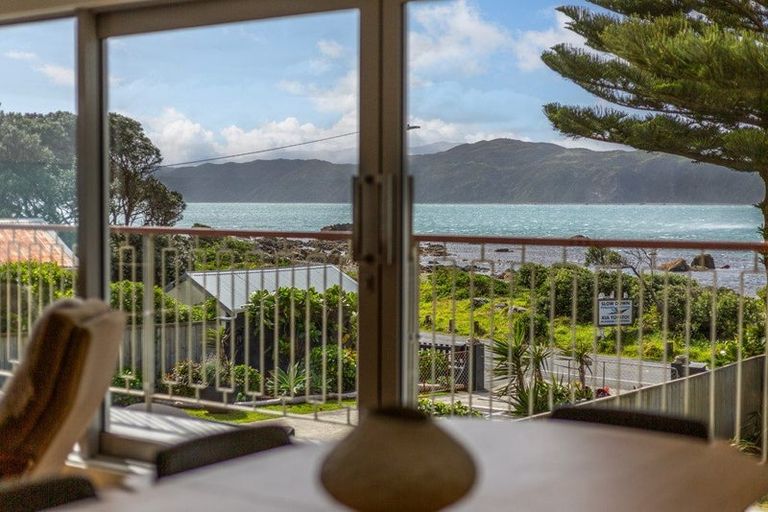 Photo of property in 185 Breaker Bay Road, Breaker Bay, Wellington, 6022