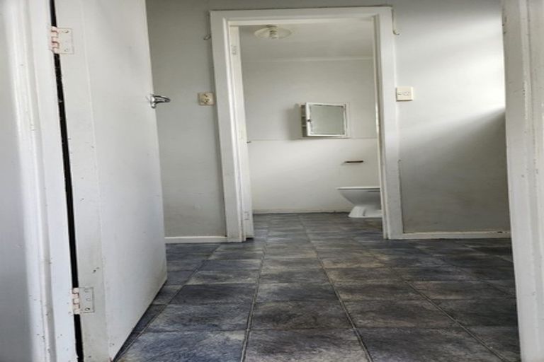 Photo of property in 2 Eden View Road, Sandringham, Auckland, 1025