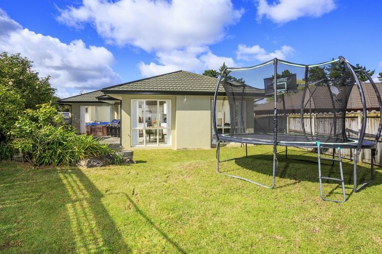 Photo of property in 7 Admirals Court Drive, Greenhithe, Auckland, 0632