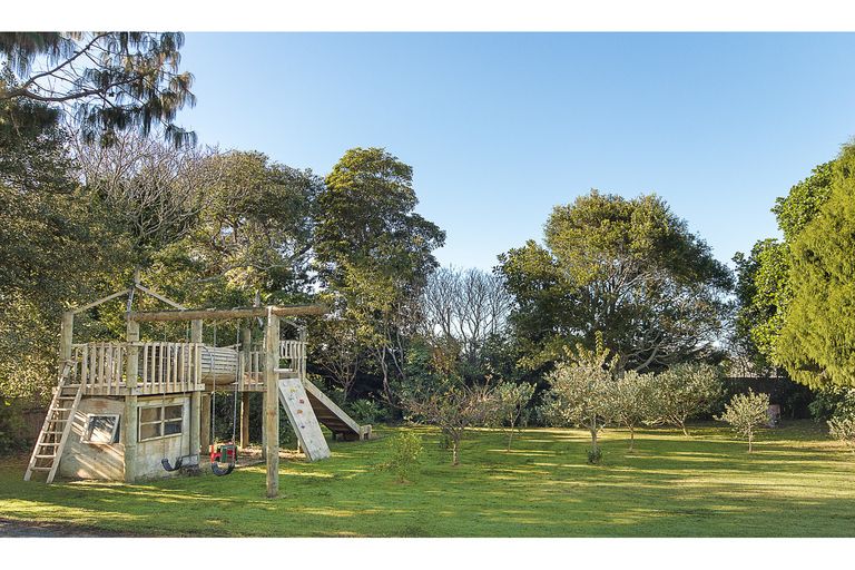 Photo of property in 2146 Awhitu Road, Pollok, Waiuku, 2684