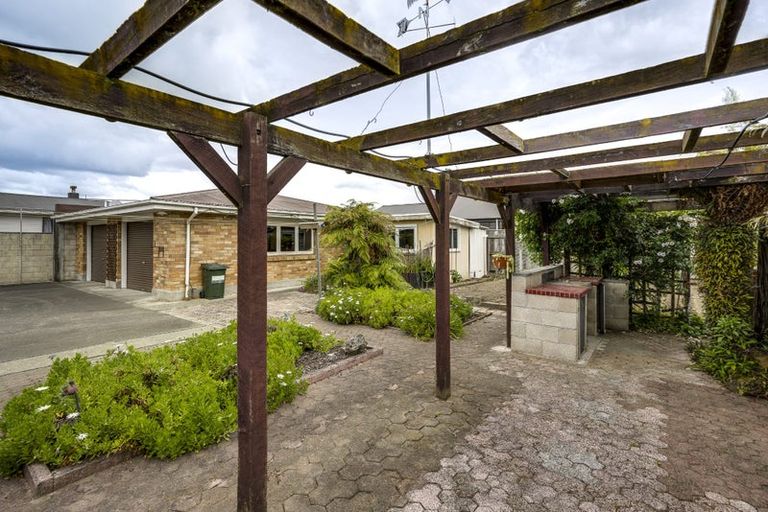 Photo of property in 12 Mill Road, Clive, 4102