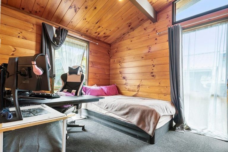 Photo of property in 116a Sandspit Road, Waiuku, 2123