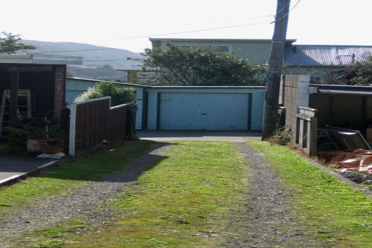 Photo of property in 3a Manuka Street, Stokes Valley, Lower Hutt, 5019