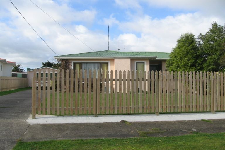 Photo of property in 13 Churchill Avenue, Feilding, 4702