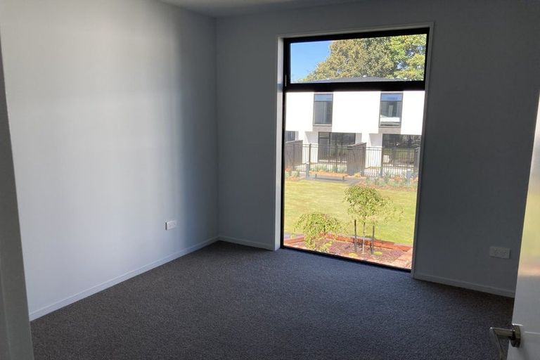 Photo of property in 4/8 New Brighton Road, Shirley, Christchurch, 8061