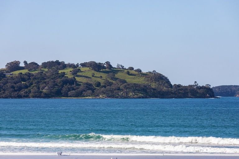 Photo of property in 27 Taumata Road, Omaha, 0986