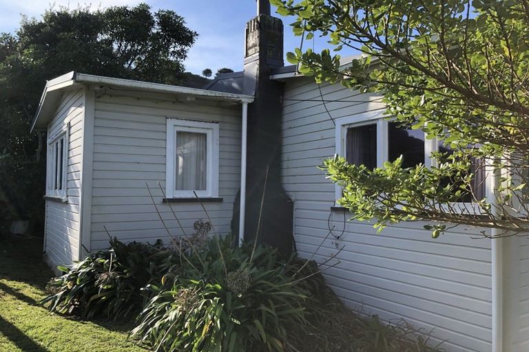 Photo of property in 63 North Street, Mokau, 4376