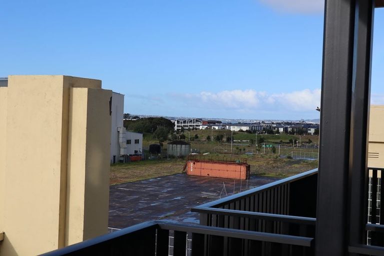 Photo of property in 404/2 Launch Road, Hobsonville, Auckland, 0616