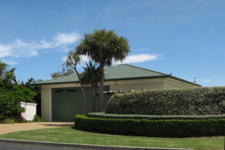 Photo of property in 105 Torkar Road, Clarks Beach, 2122