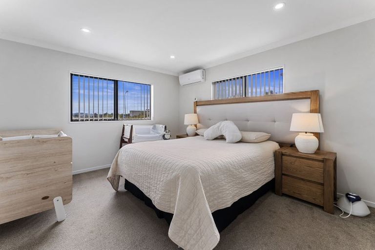 Photo of property in 126 Keri Vista Rise, Papakura, 2110