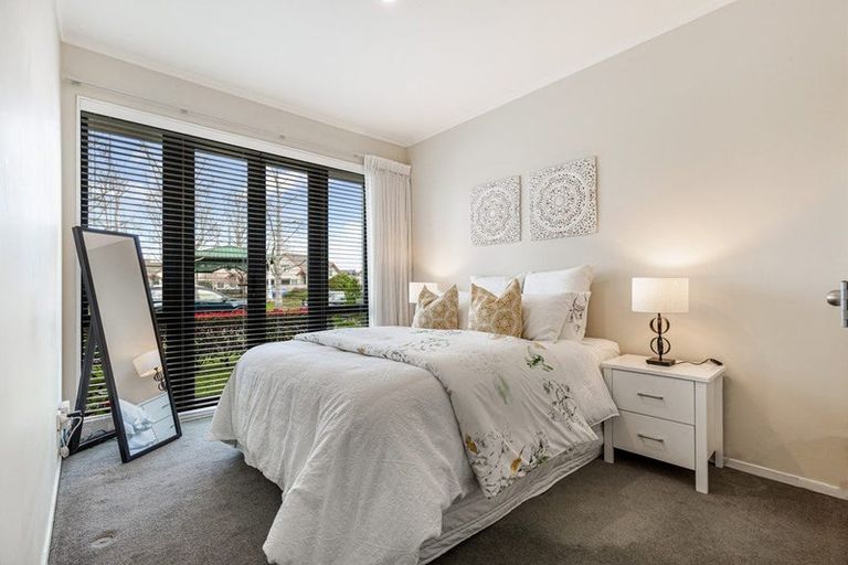 Photo of property in 4a Tuscany Way, Te Atatu Peninsula, Auckland, 0610