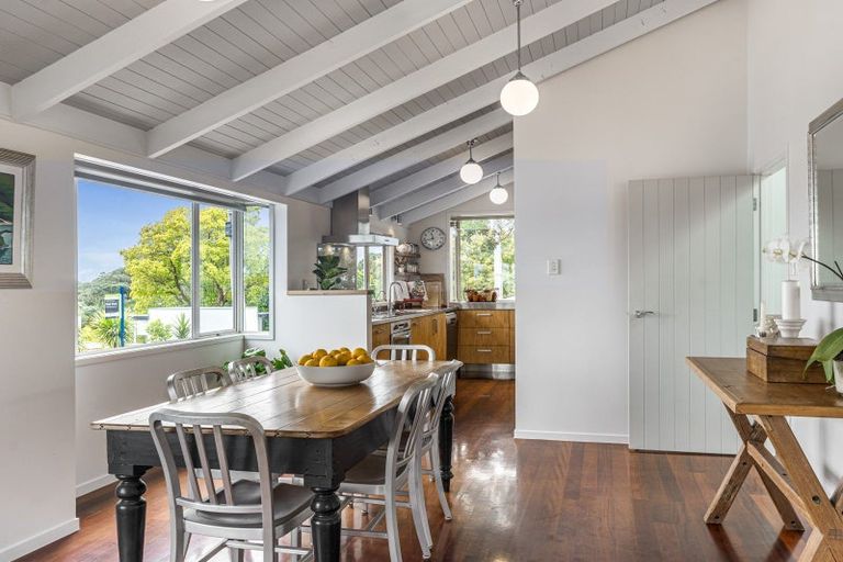 Photo of property in 104a Stanley Point Road, Stanley Point, Auckland, 0624