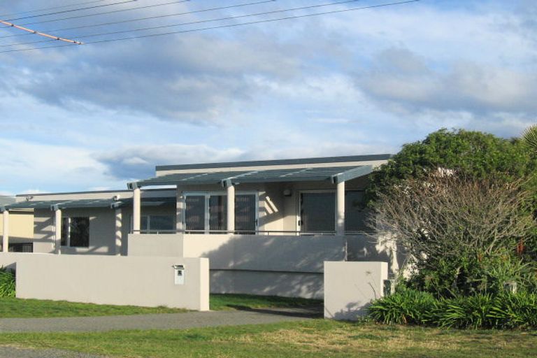 Photo of property in 13 Le Quesne Road, Bay View, Napier, 4104
