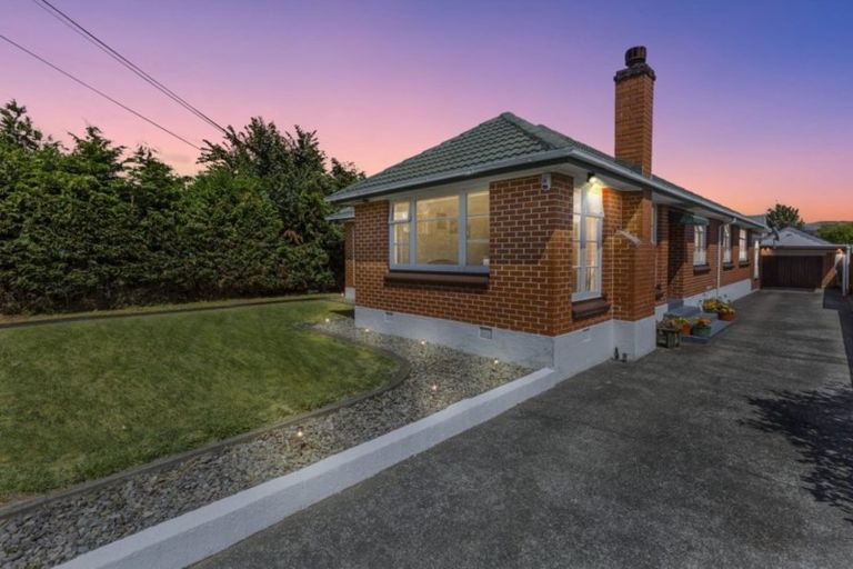 Photo of property in 33 Pine Avenue, Upper Hutt Central, Upper Hutt, 5018