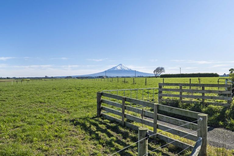 Photo of property in 5778 Mountain Road, Normanby, Hawera, 4673