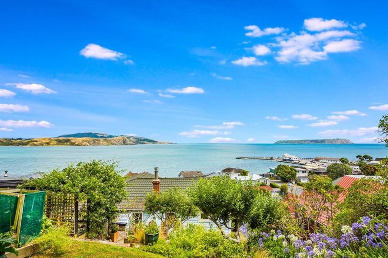 Photo of property in 162 Motuhara Road, Plimmerton, Porirua, 5026