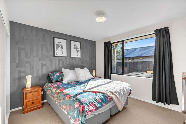 Photo of property in 8 Stonebridge Lane, Oxford, 7430