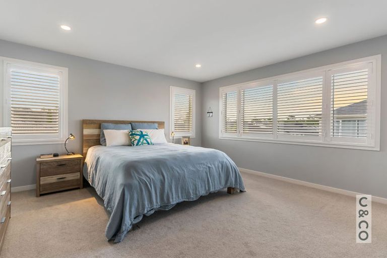 Photo of property in 37 Nobilo Road, Kumeu, 0810