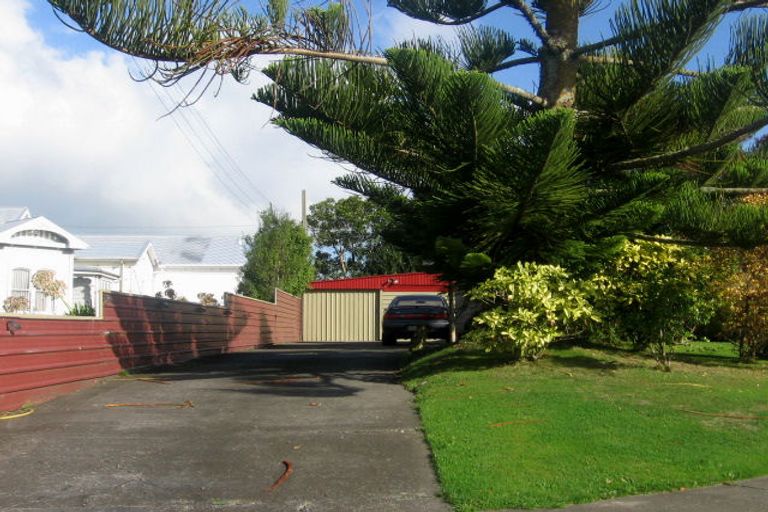 Photo of property in 19 Sutherland Crescent, Westbrook, Palmerston North, 4412