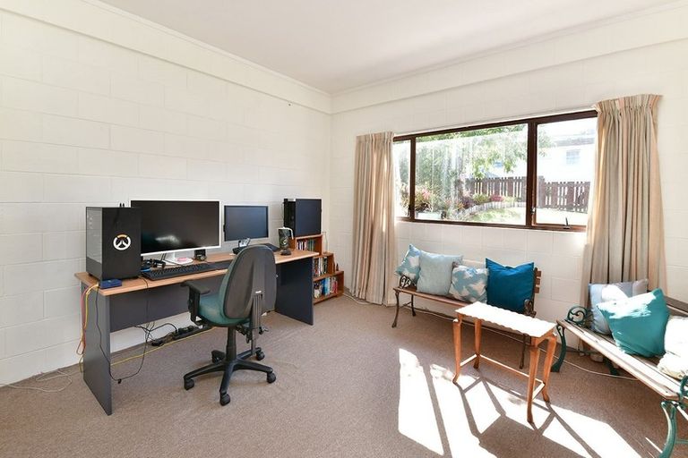 Photo of property in 1/9 Red Beach Road, Red Beach, 0932