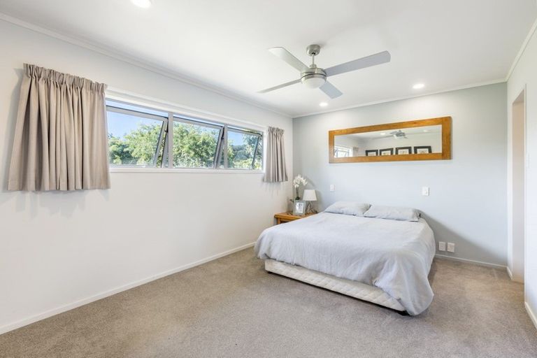 Photo of property in 1083 Kahikatea Flat Road, Waitoki, Kaukapakapa, 0871